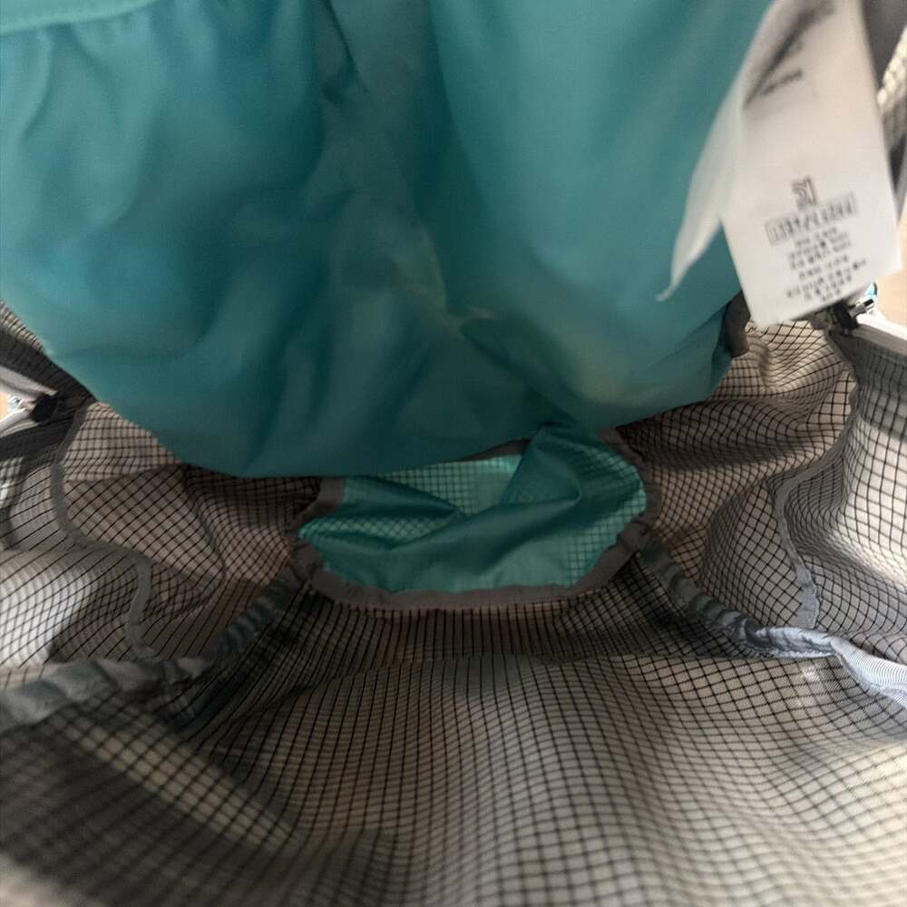 Patagonia Lightweight Black Hole 26L Gray /Green - Picture 9 of 9
